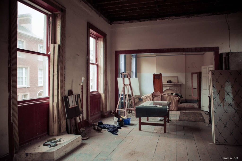 Things that fall between R Space Gallery Mak 9